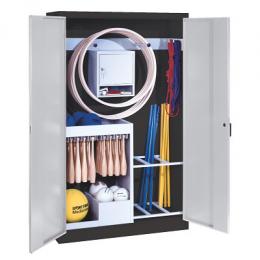 C+P Sportgeräteschrank mit Vollblech-Flügeltüren (Typ 1), HxBxT 195x120x50 cm, Lichtgrau (RAL 7035), Ergo-Lock Muldengriff, Anthrazit (RAL 7021), Einzelschließung