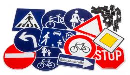 Verkehrszeichen-Set für Kinder (25-teilig) - inkl. Beutel